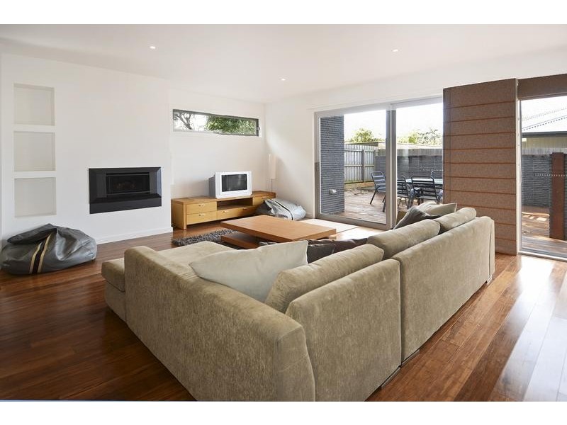 2/18A Spring Street, Torquay VIC 3228