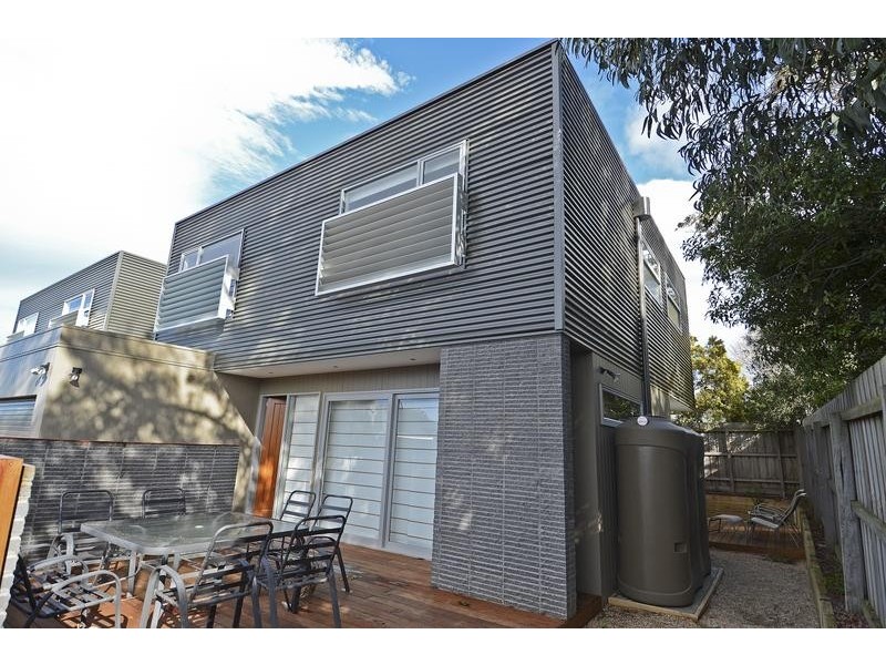 2/18A Spring Street, Torquay VIC 3228