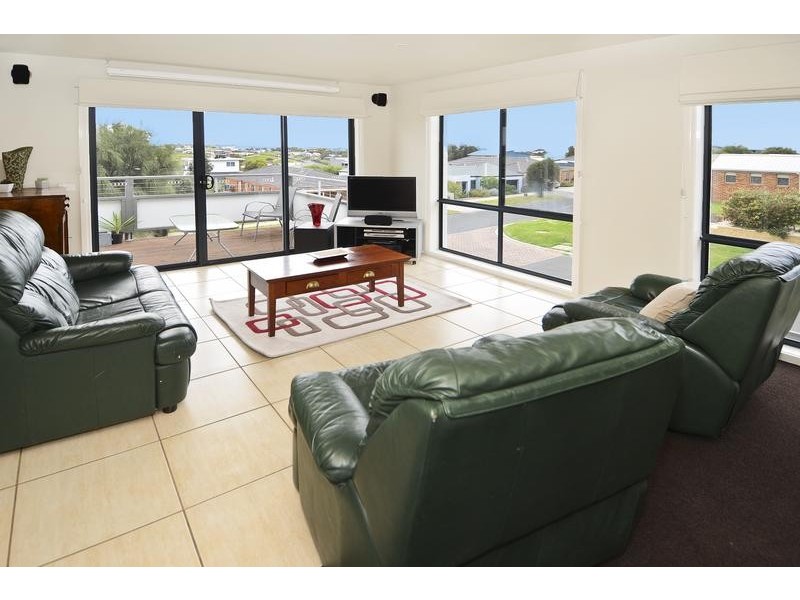 11 Casuarina Ave, Torquay VIC 3228