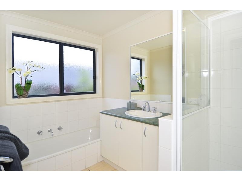 11 Casuarina Ave, Torquay VIC 3228