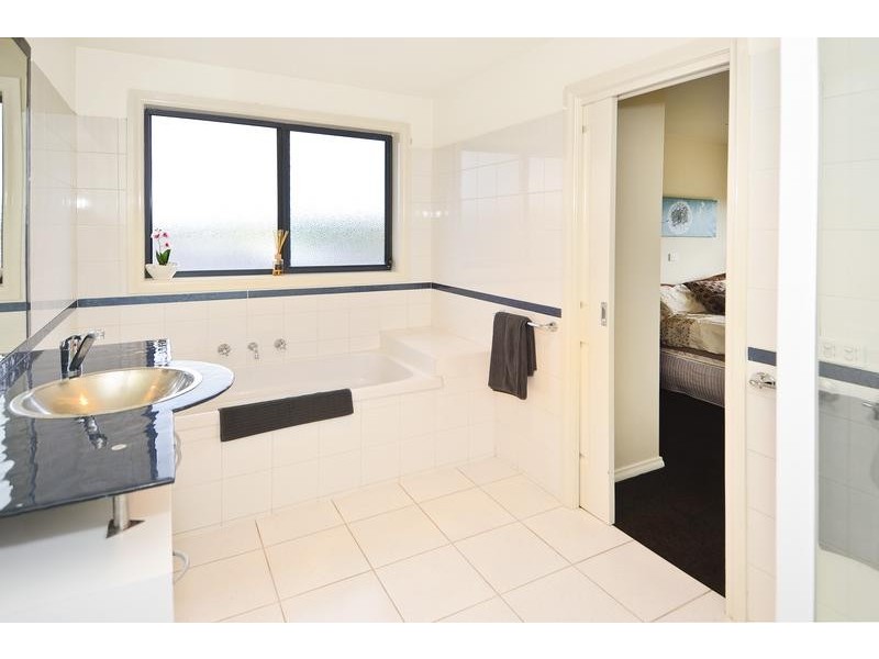 11 Casuarina Ave, Torquay VIC 3228