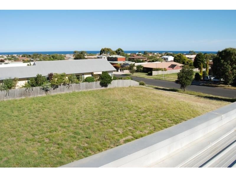 3 – 5 Loch Ard Drive, Torquay VIC 3228