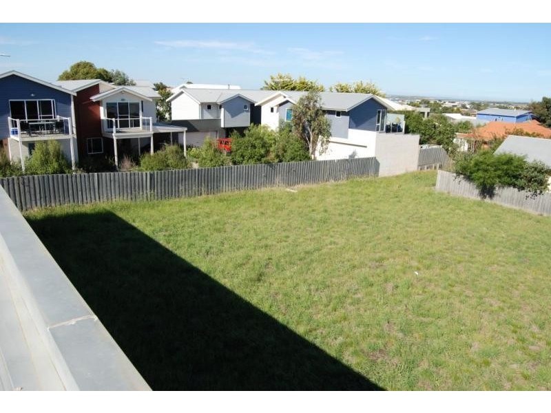 3 – 5 Loch Ard Drive, Torquay VIC 3228
