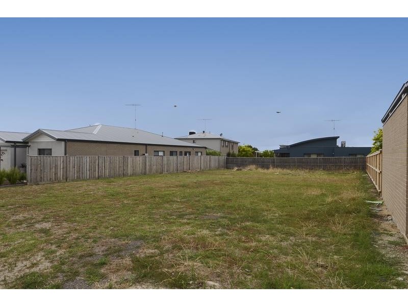 9 Centreside Drive, Torquay VIC 3228
