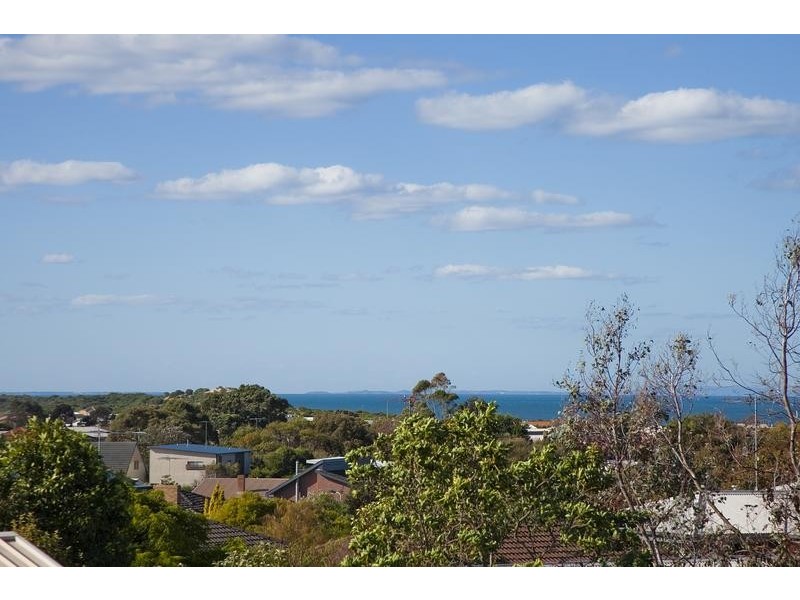 86 Fischer Street, Torquay VIC 3228