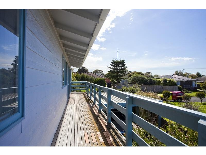 11 Gogoll Crescent, Torquay VIC 3228