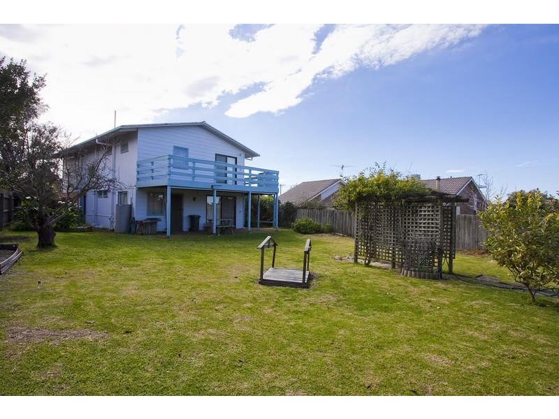 11 Gogoll Crescent, Torquay VIC 3228