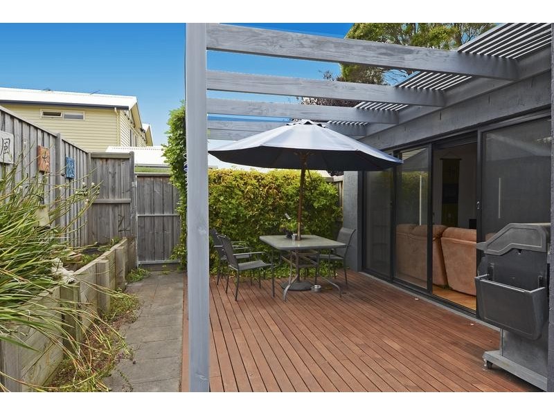 2/29 Spring Street, Torquay VIC 3228