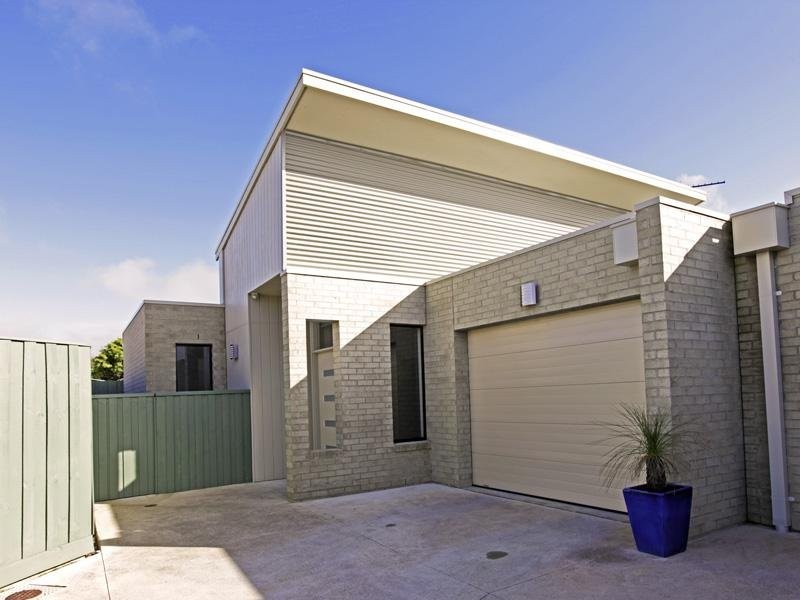 2/11 Mowat Street, Geelong West VIC 3218