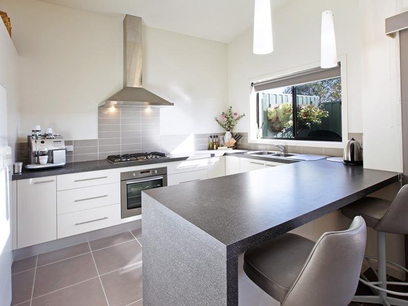 2/11 Mowat Street, Geelong West VIC 3218