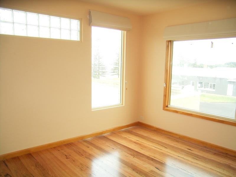 1/17 The Esplanade, Torquay VIC 3228