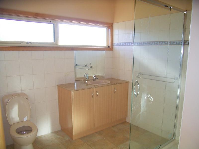 1/17 The Esplanade, Torquay VIC 3228