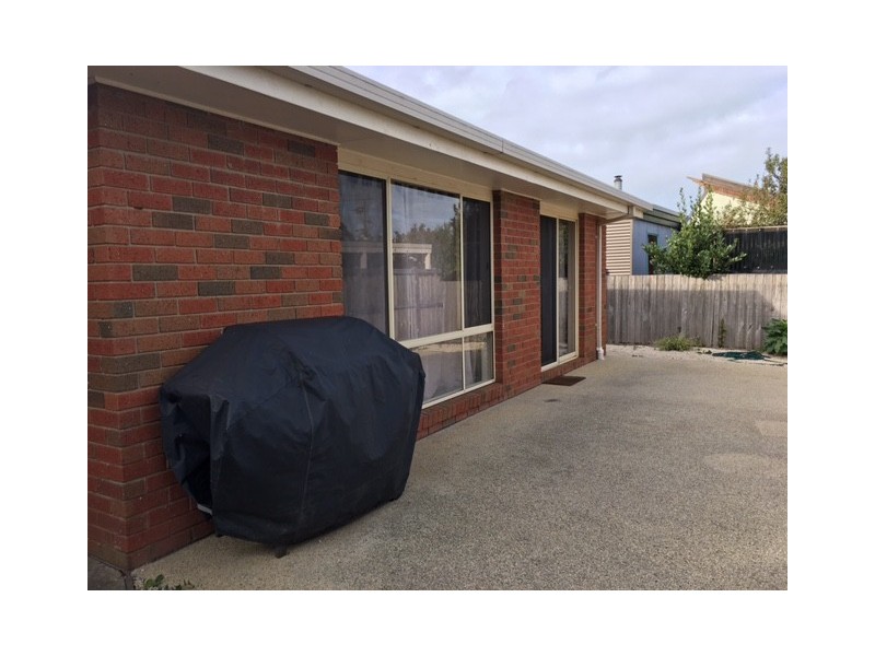 2/90 Beach Road, Torquay VIC 3228