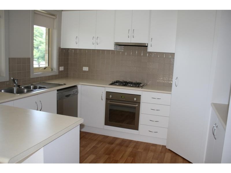 1/5 Ozan Cres, Jan Juc VIC 3228