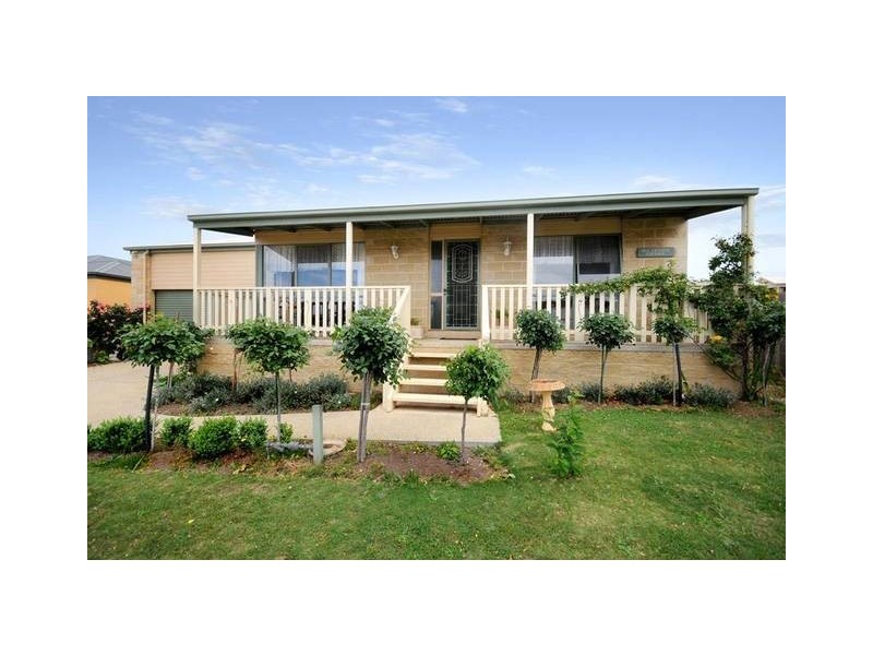 143 Fischer Street, Torquay VIC 3228