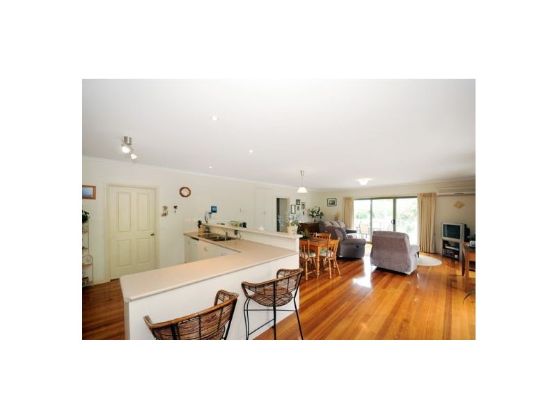 143 Fischer Street, Torquay VIC 3228
