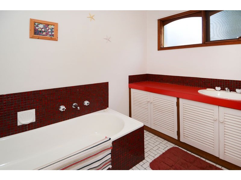 8 Hoylake Avenue, Jan Juc VIC 3228