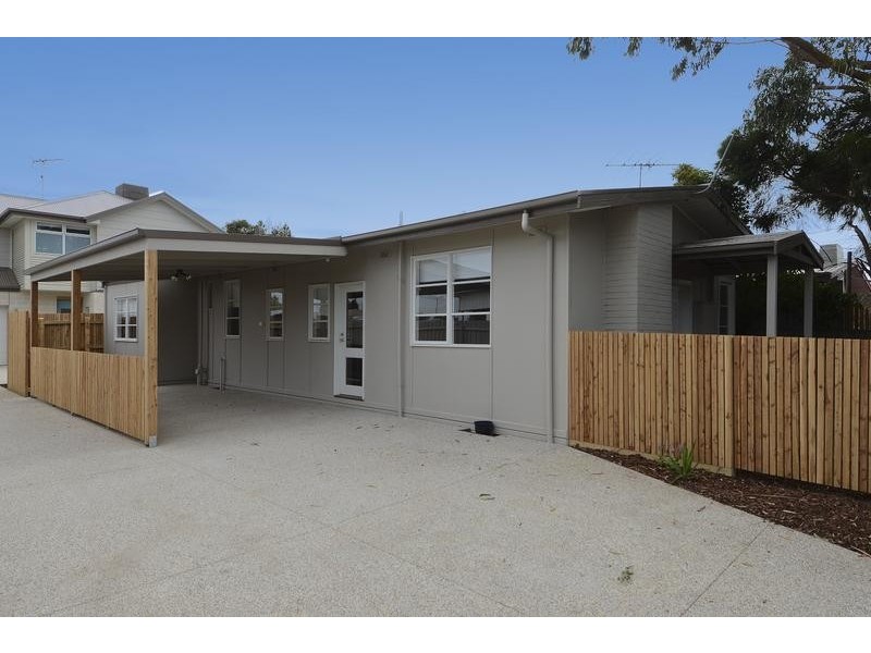 1/19 Henty Street, Torquay VIC 3228