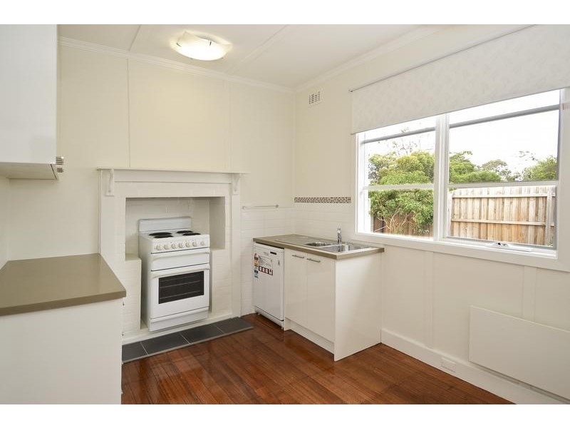 1/19 Henty Street, Torquay VIC 3228