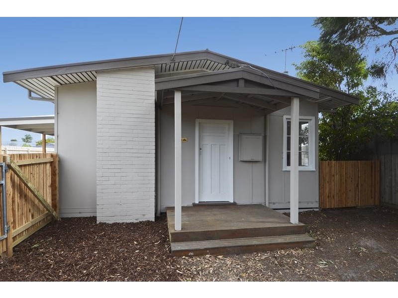 1/19 Henty Street, Torquay VIC 3228