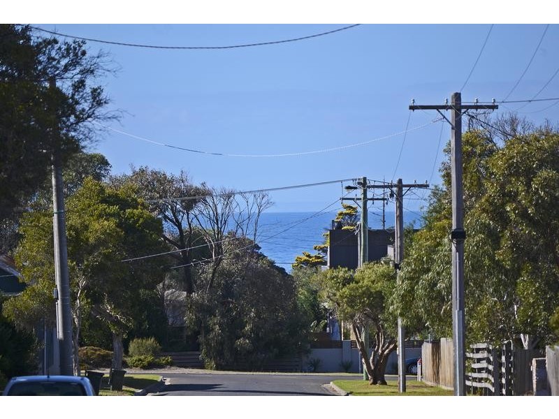 2/19 Beales Street, Torquay VIC 3228