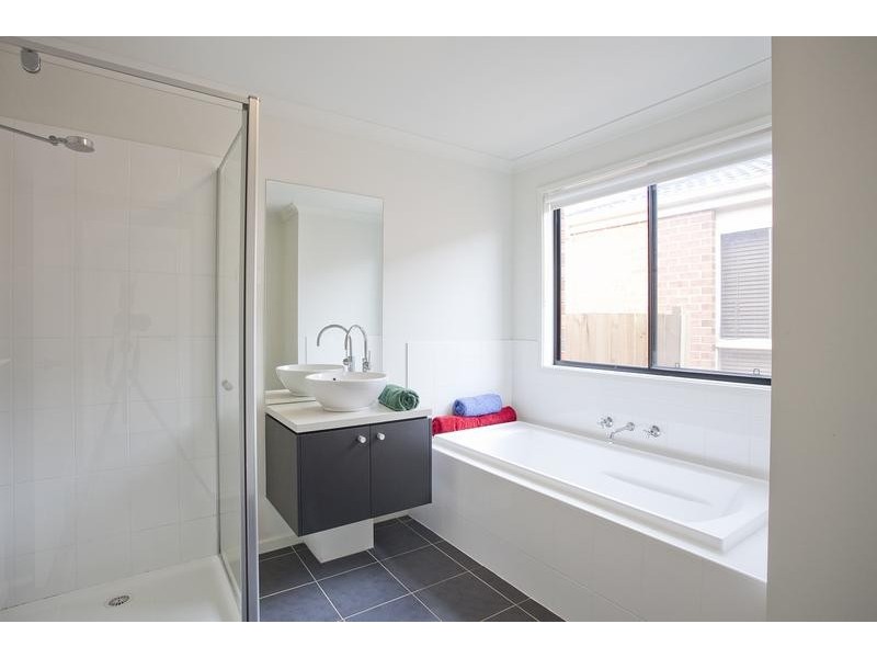 16 Casuarina Ave, Torquay VIC 3228