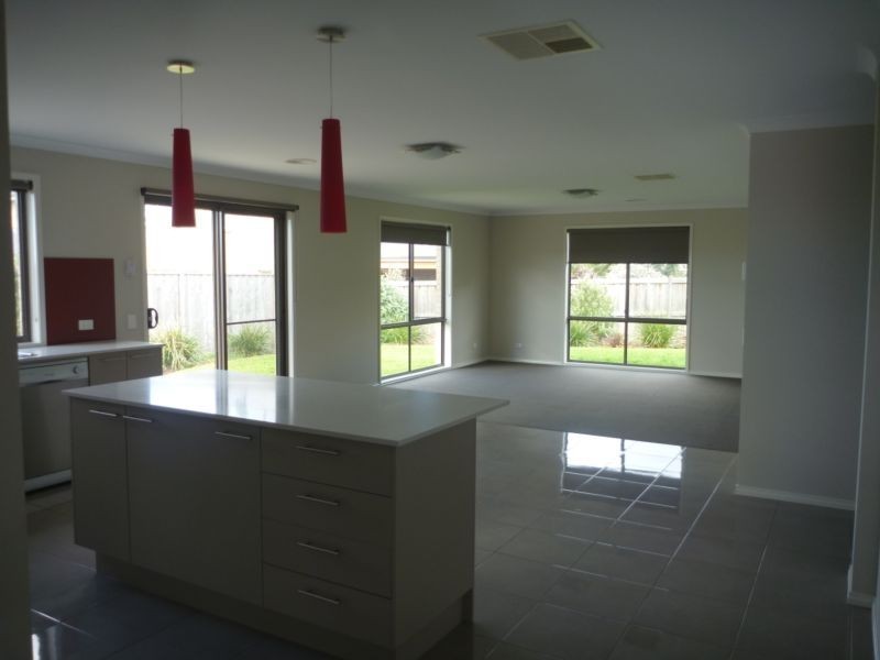 41 Centreside Drive, Torquay VIC 3228
