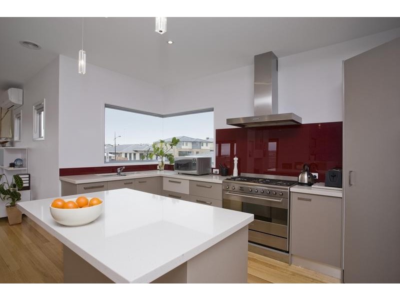 4 Wave Crescent, Torquay VIC 3228