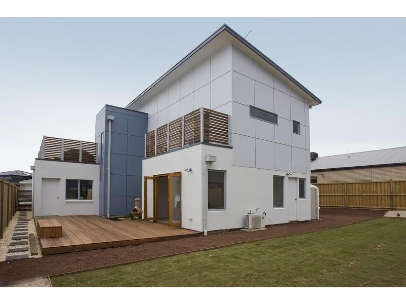 4 Wave Crescent, Torquay VIC 3228