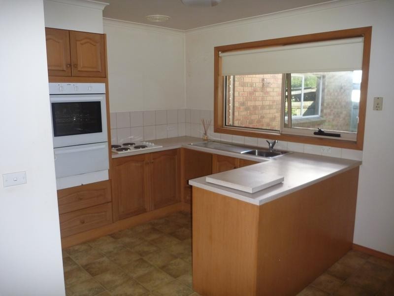 2/10 Boston Road, Torquay VIC 3228