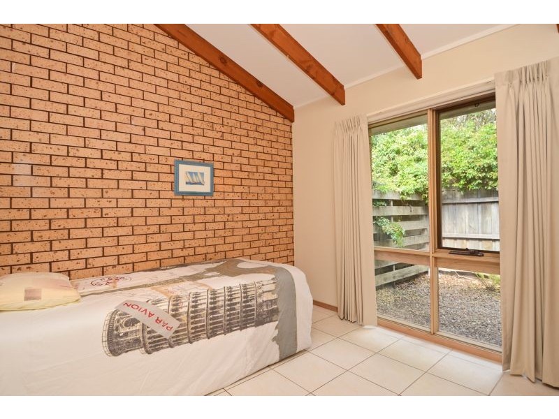 2/4 Pearl Street, Torquay VIC 3228