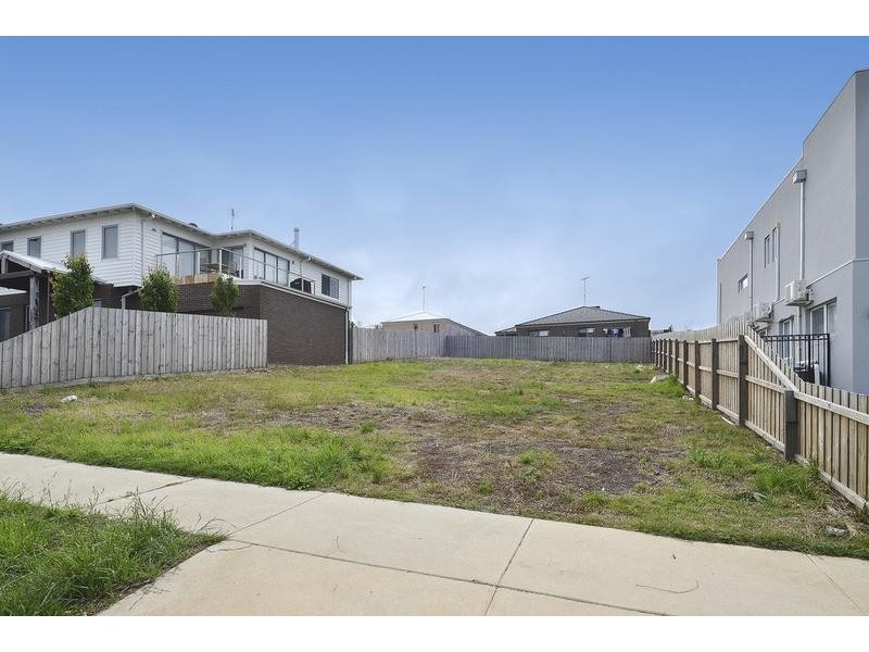 9 Eton Road, Torquay VIC 3228