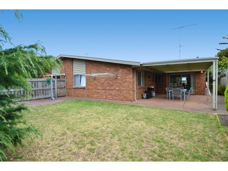 1/16 Golden Beach Way, Torquay VIC 3228