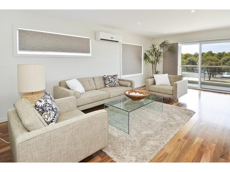 8 Eton Road, Torquay VIC 3228