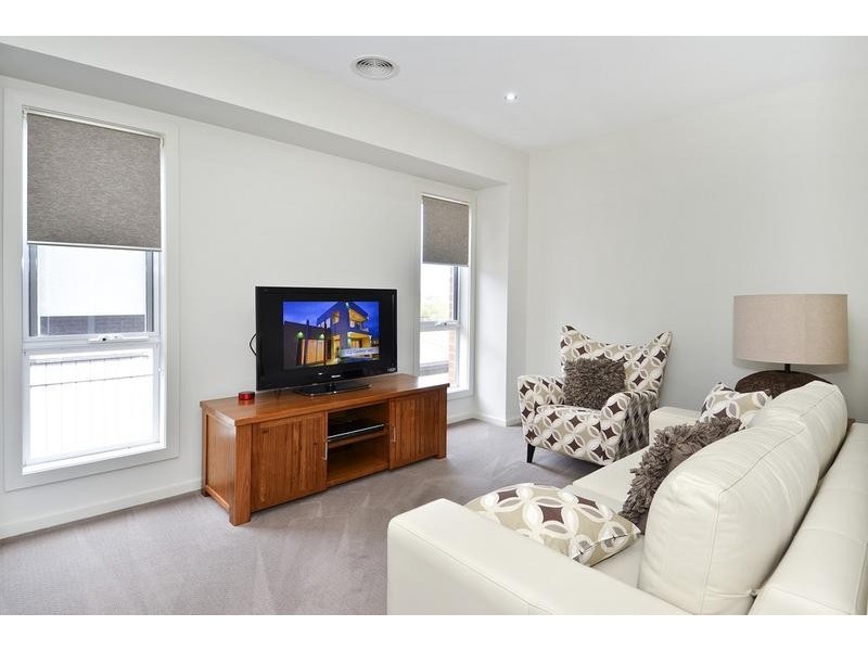 8 Eton Road, Torquay VIC 3228