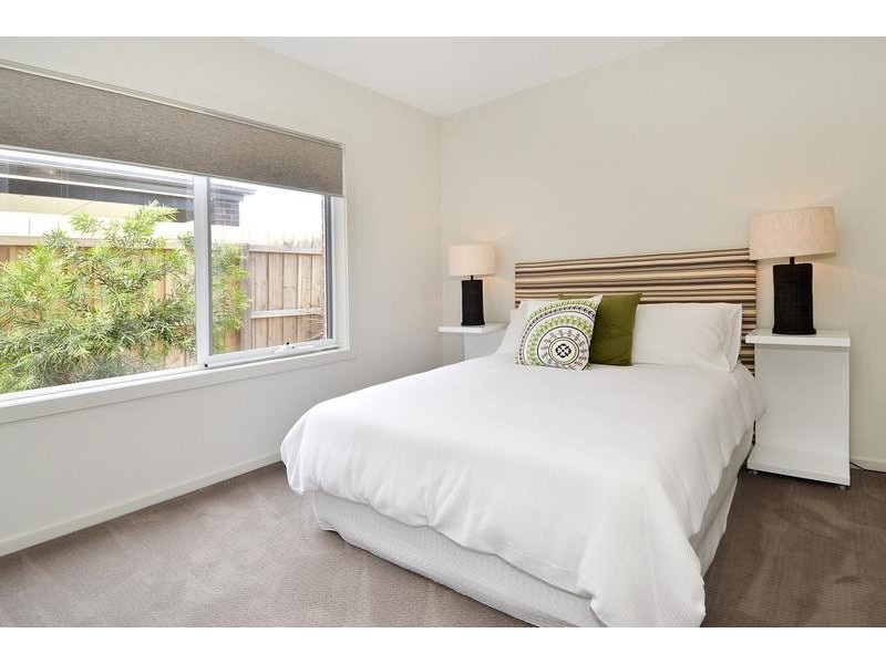 8 Eton Road, Torquay VIC 3228