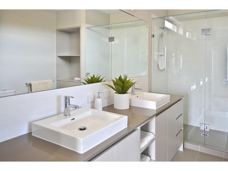 8 Eton Road, Torquay VIC 3228