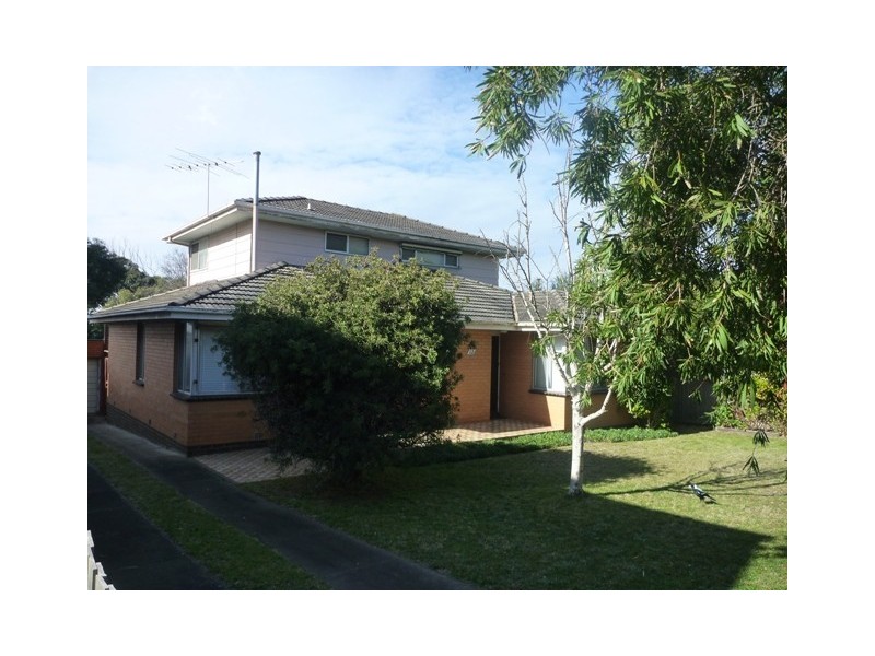 12 Follet St, Torquay VIC 3228