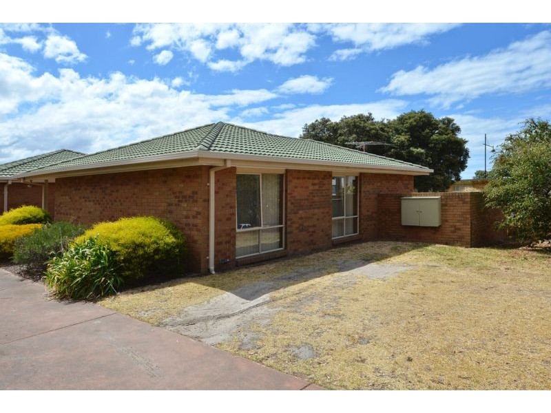 1/10 Boston Road, Torquay VIC 3228