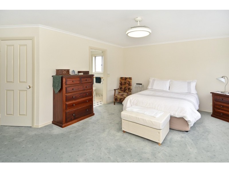 17 Foam Court, Torquay VIC 3228