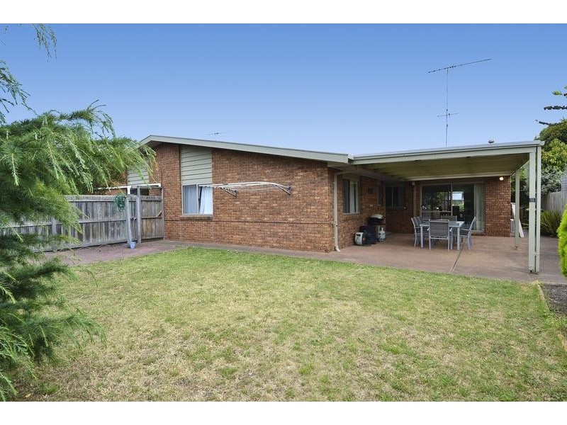 1/16 Golden Beach Way, Torquay VIC 3228