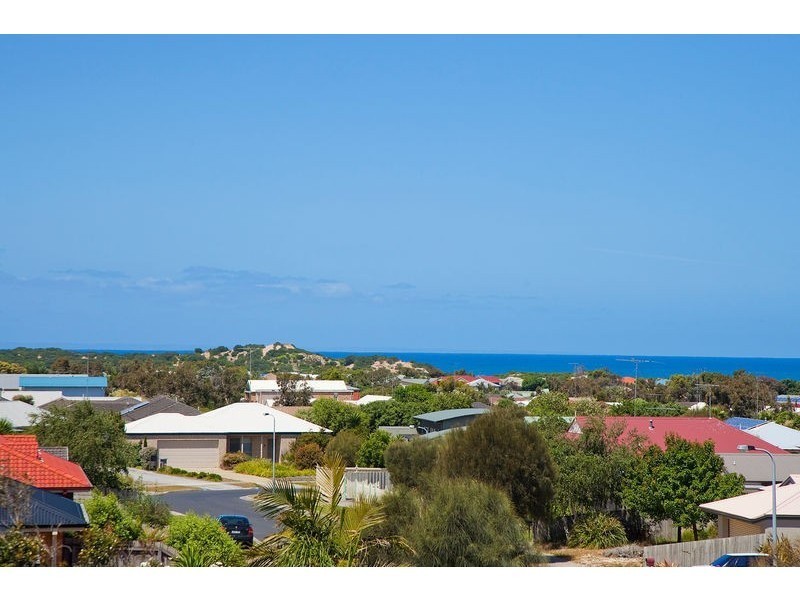 27 Pomora Ave, Torquay VIC 3228