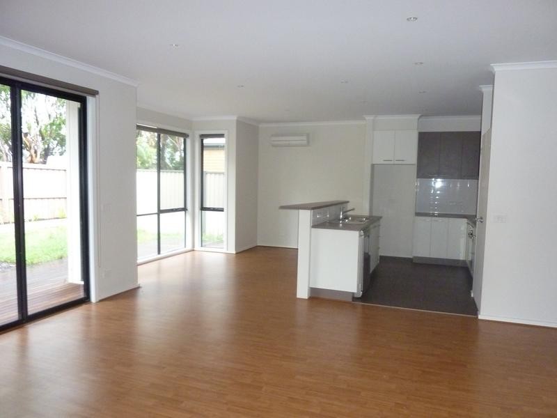 2/6 Murphy Mews, Torquay VIC 3228
