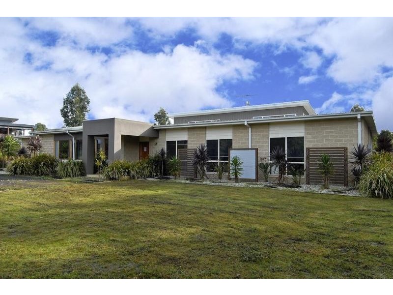 16 Ocean Acres Drive, Torquay VIC 3228
