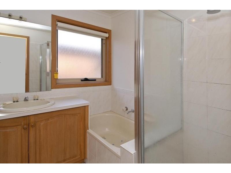 2/10 Boston Road, Torquay VIC 3228