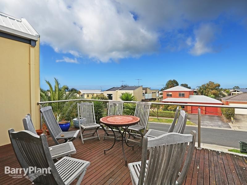 19 Pomora Avenue, Torquay VIC 3228