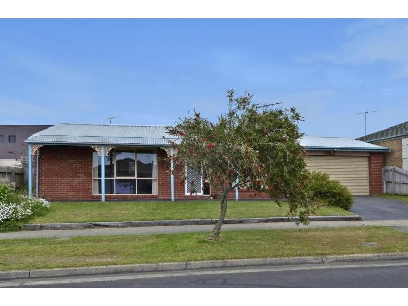 2//17 Colina Court, Torquay VIC 3228