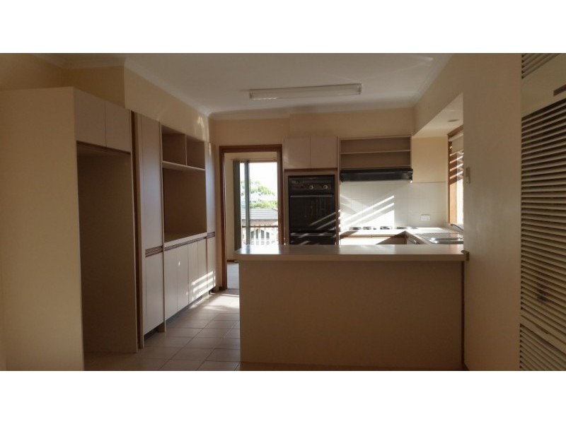 3 Lansbury Cres, Highton VIC 3216