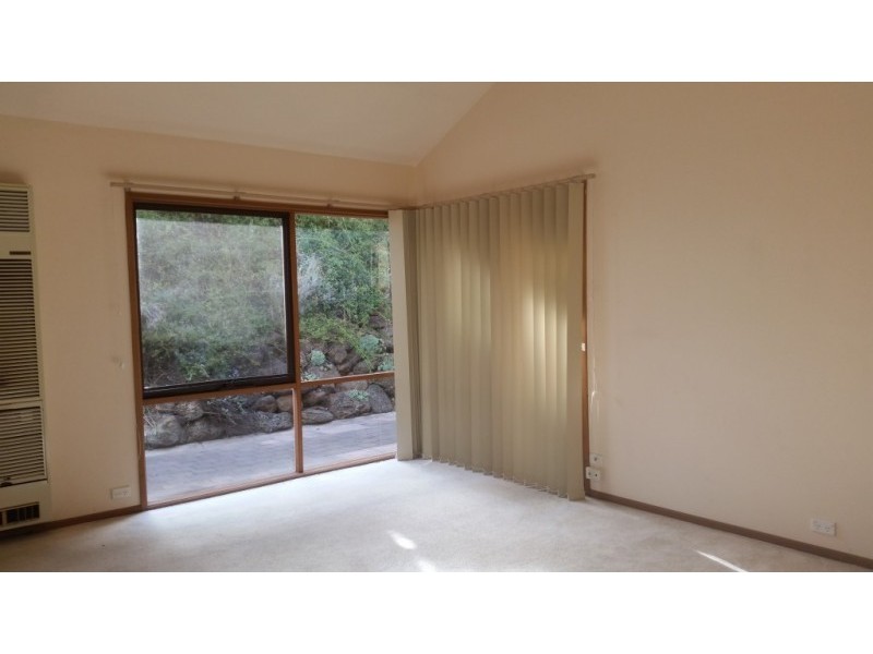 3 Lansbury Cres, Highton VIC 3216