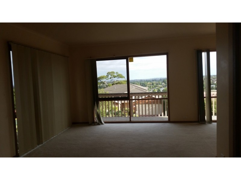 3 Lansbury Cres, Highton VIC 3216